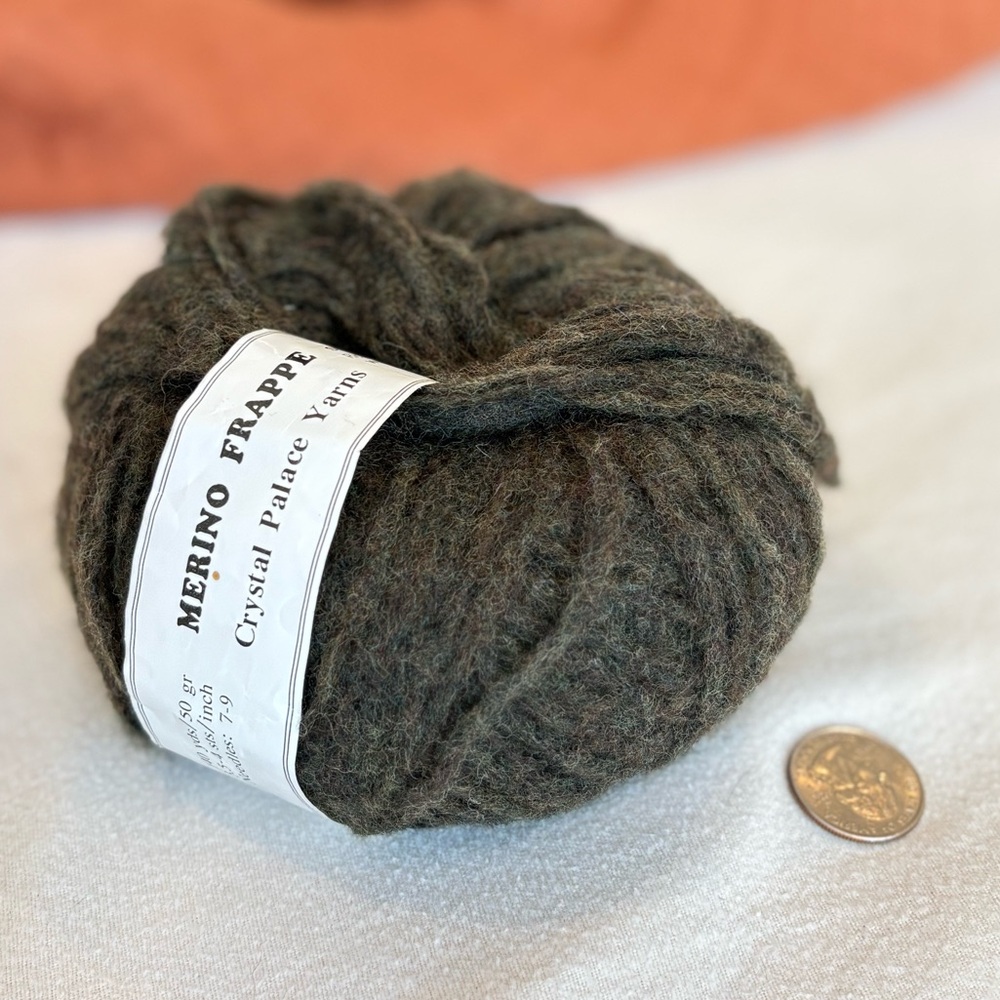 freebie ~ vtg crystal palace fluffy merino frappé • dk / light-aran • 50 g cake